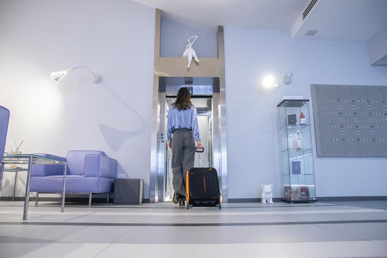 Executive Inn Boutique Hotel Brindisi Bagian luar foto