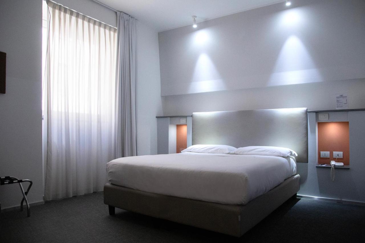 Executive Inn Boutique Hotel Brindisi Bagian luar foto