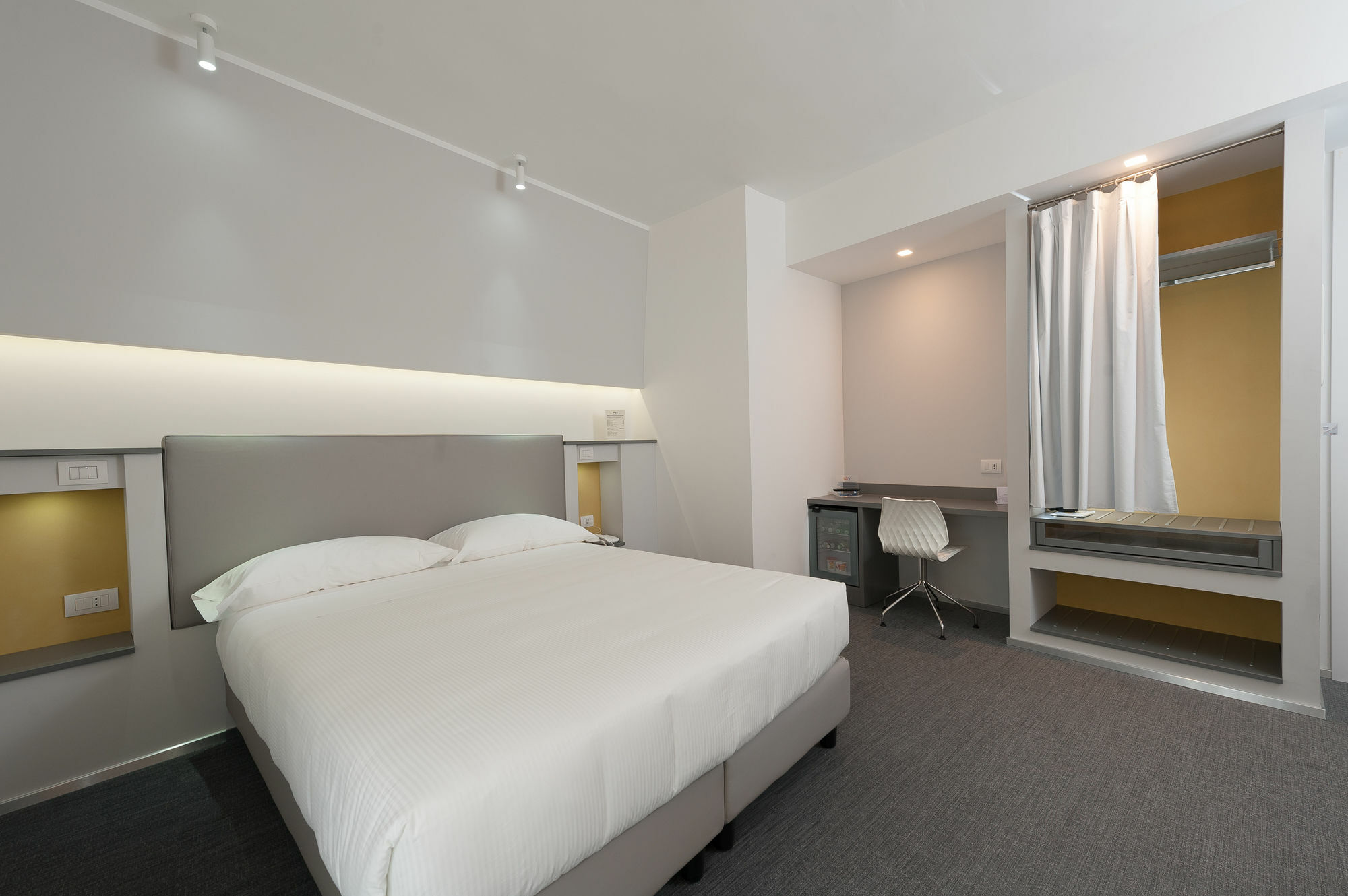 Executive Inn Boutique Hotel Brindisi Bagian luar foto